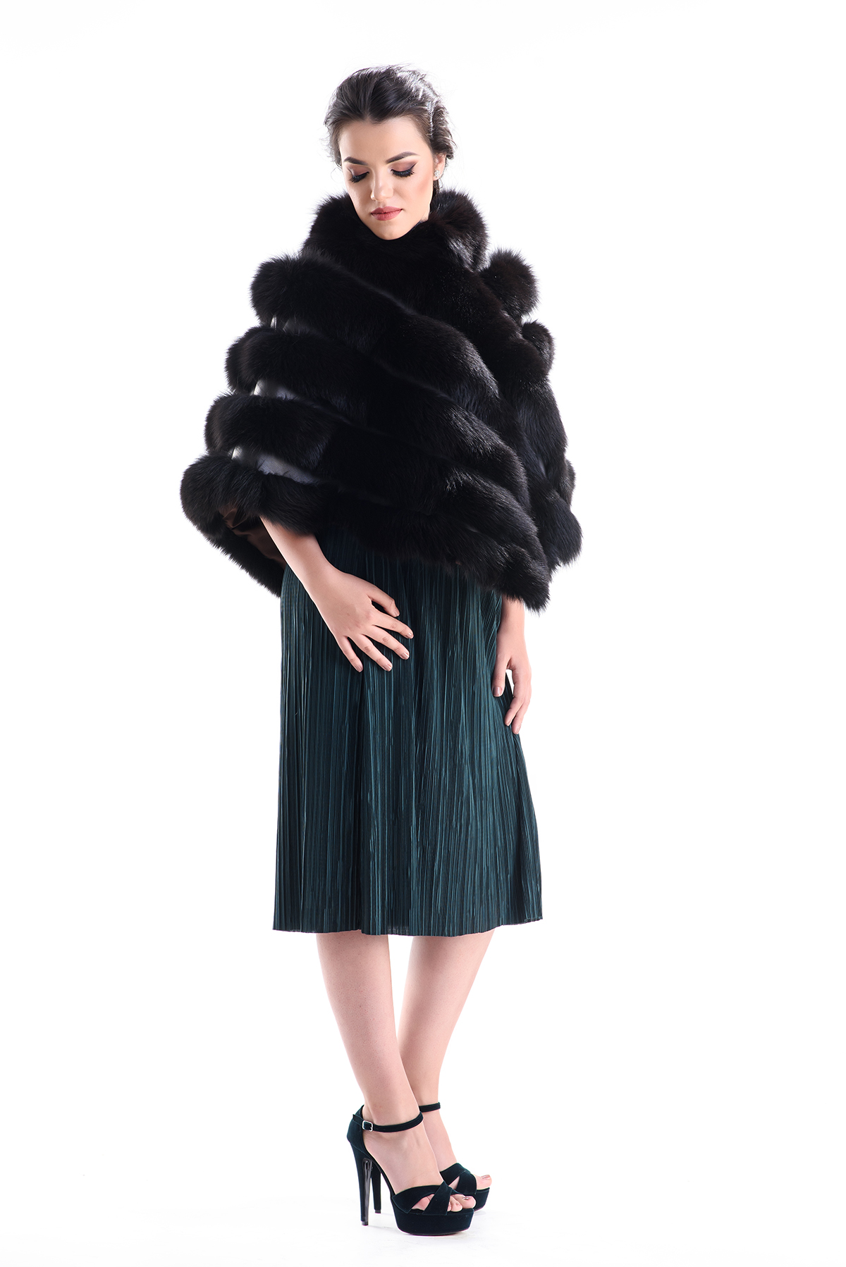 Fur cape 612 brown 1