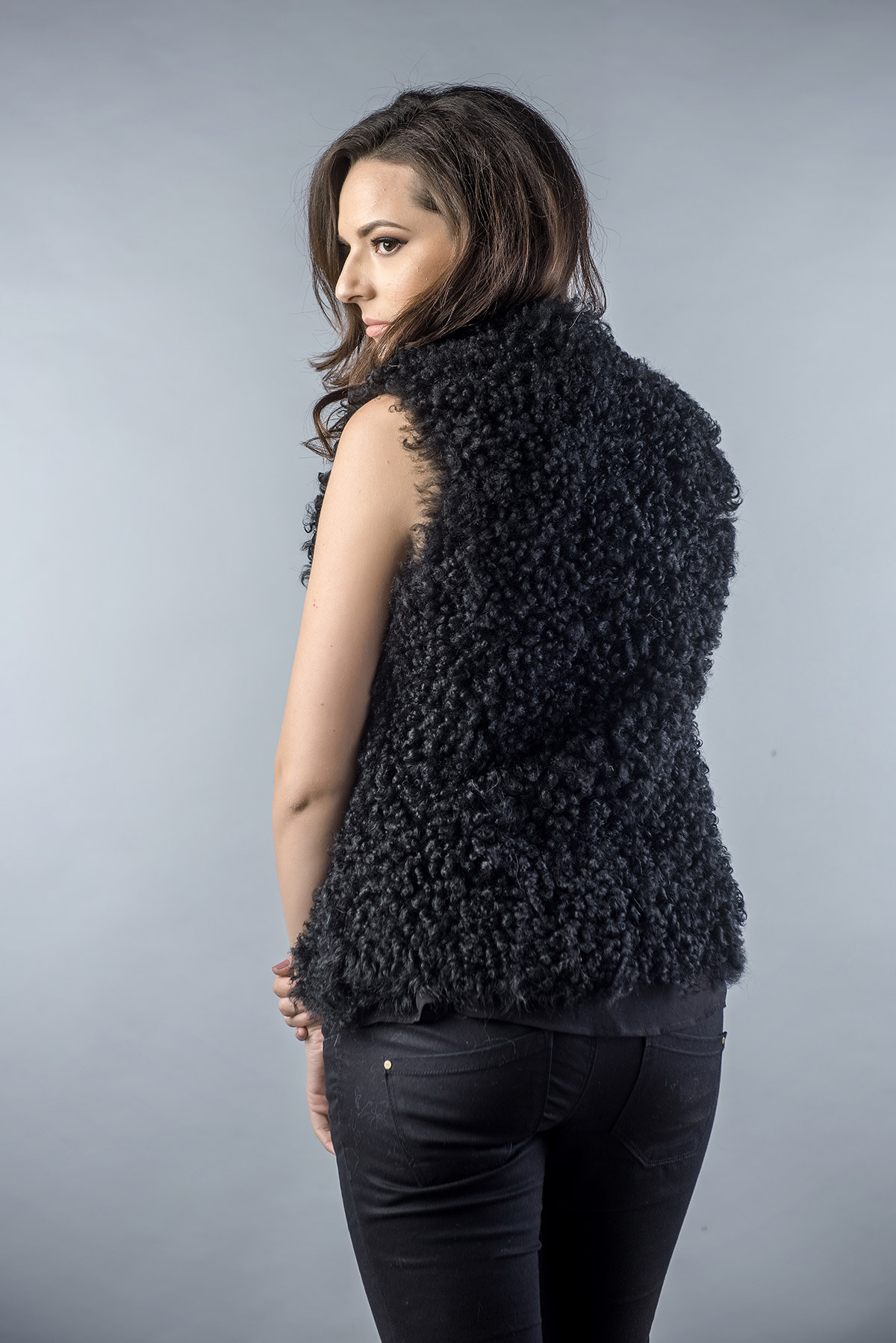 Fur vest 417 black 2 Fur vest 417 black 2