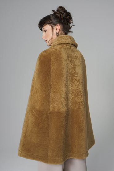 Reversible merino fur cape 476 beige 2