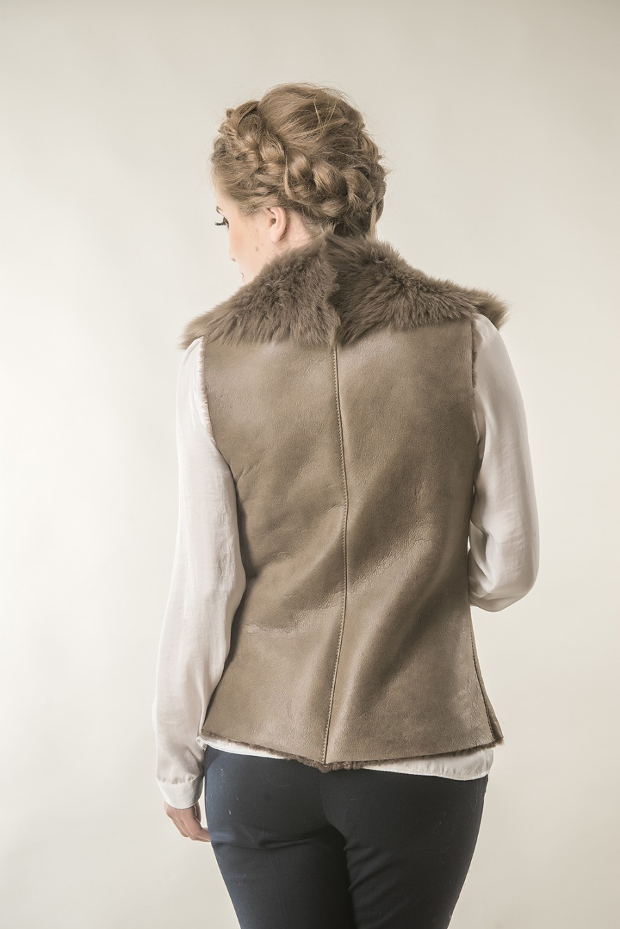 womens fur gilet 414 p taupe 2